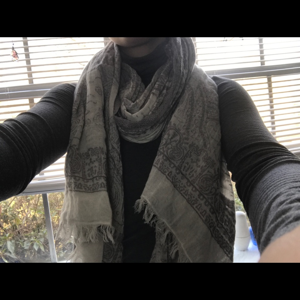 Grey scarf